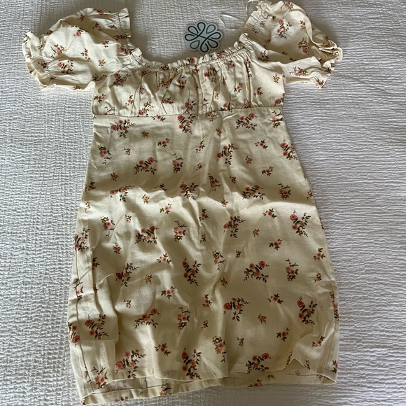 Floral off the shoulder or on the shoulder dress - Picture 1 of 2